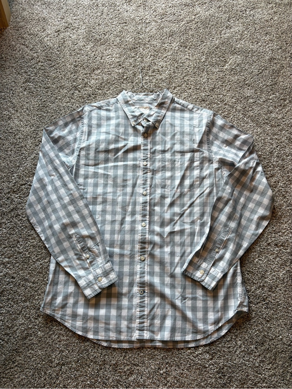 GAP Men's Light Gray and White Check Button-Down Shirt